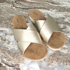 Izod Alyssa Gold Sandals Slide Design Women's Size 6